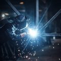 Jak obrotniki i manipulatory spawalnicze przyczyniają się do efektywności produkcji?