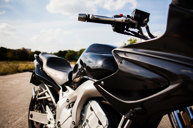 Jak prawidłowo wymienić rączki gazu w motocyklu: poradnik krok po kroku