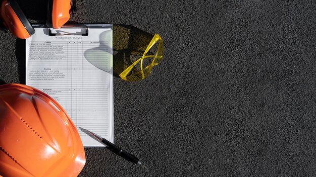 Znaczenie audytów bezpieczeństwa w przemyśle: Ochrona ludzi i środowiska