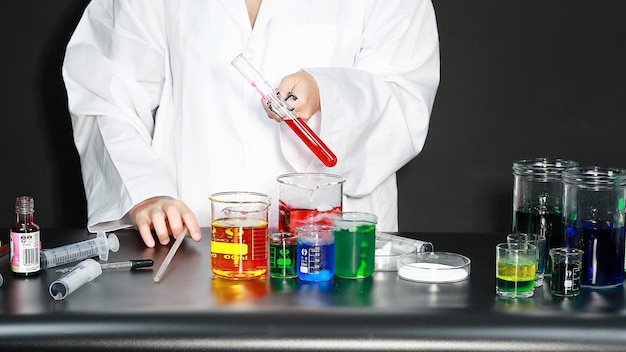 Jakie korzyści niesie ze sobą zastosowanie zaawansowanych technologii chromatografii cieczowej w laboratoriach?